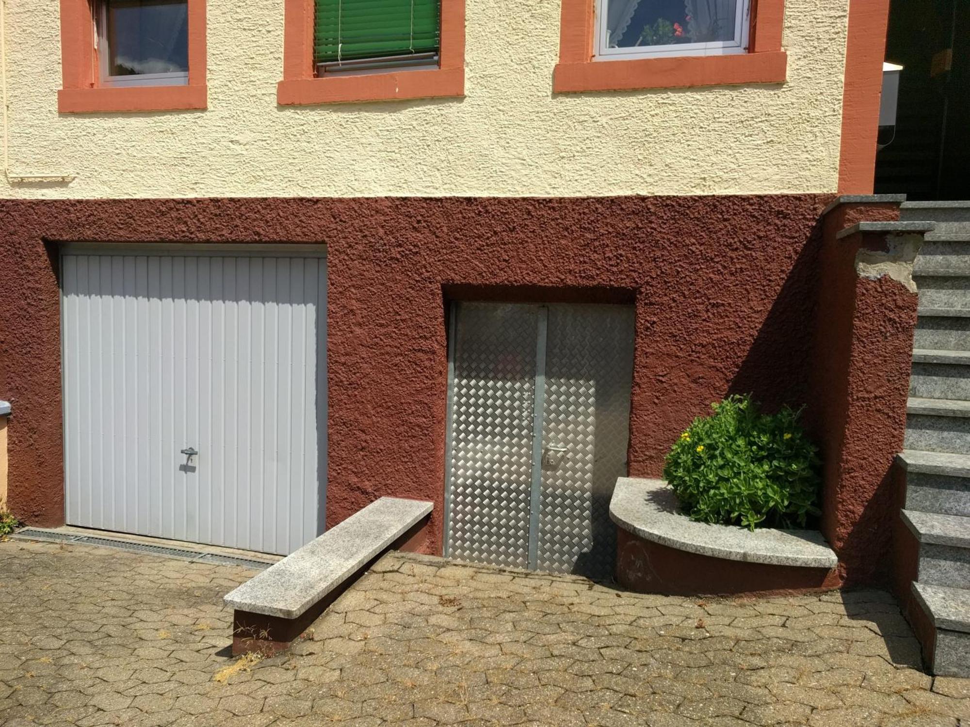 Monkey Factory - Mini Home-Stay Hostel Traben-Trarbach Exterior foto
