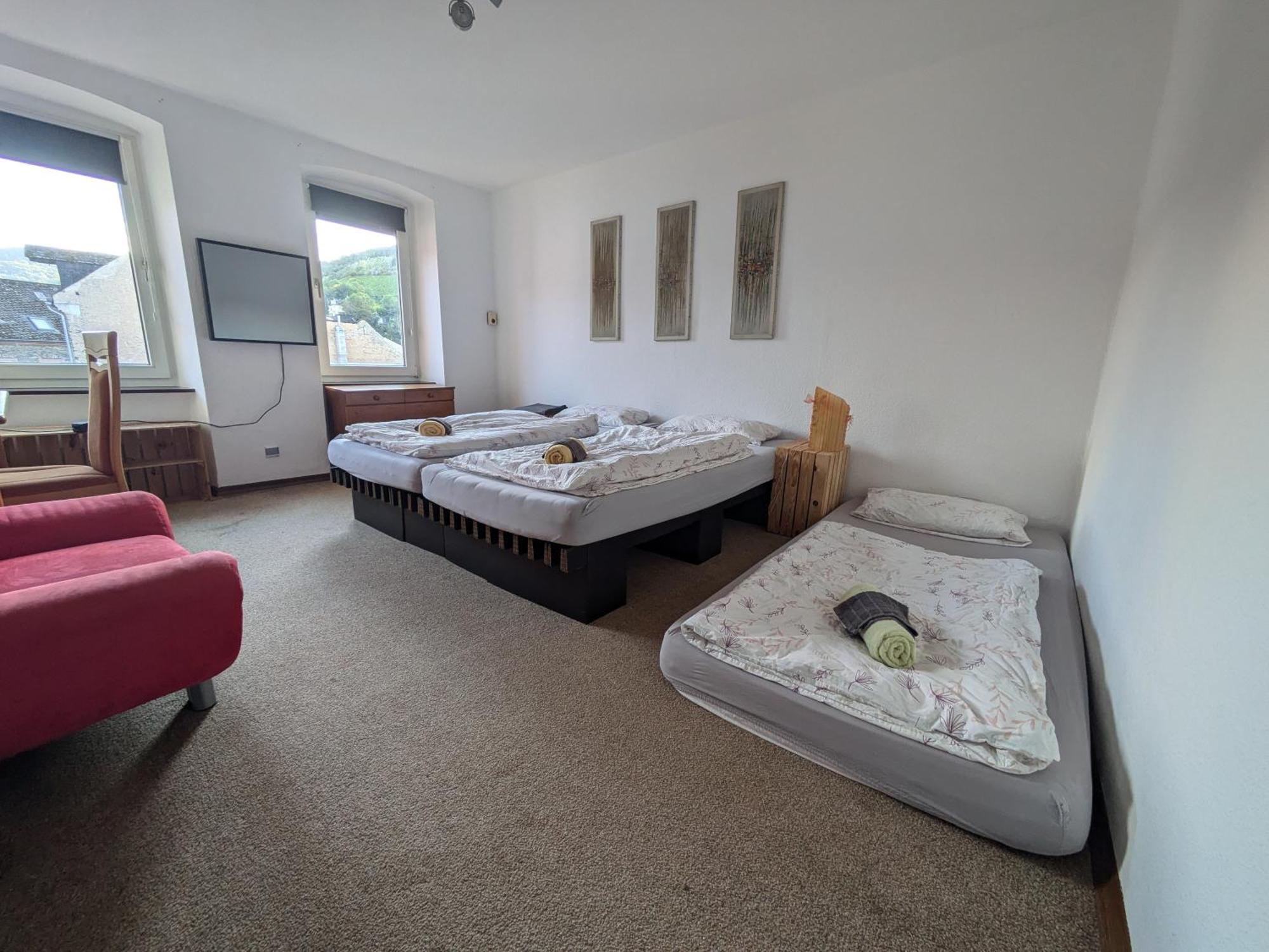 Monkey Factory - Mini Home-Stay Hostel Traben-Trarbach Habitación foto